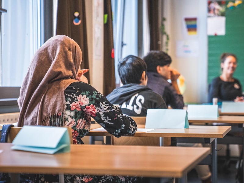Raad van State oordeelt: hoofddoekenverbod blijft gelden in Oost-Vlaamse provinciale scholen 
