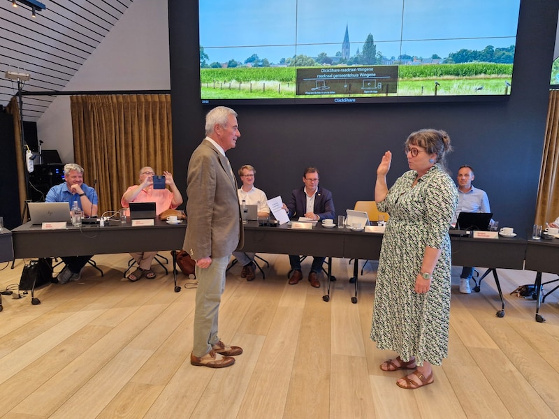 Sylvia Konior legt eed af en treedt toe tot gemeenteraad van Wingene