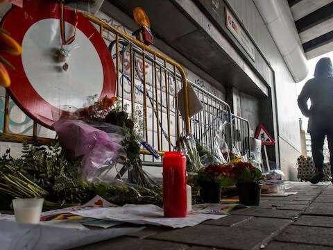 Bloemen aan metrostation Maalbeek. "Ze zeiden dat Groot-Brittannië moeilijk binnen te dringen was, maar zagen België als een makkelijk doelwit", aldus een IS-lid in The Guardian.