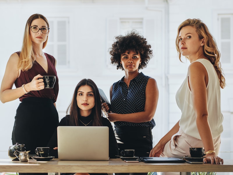 Vrouwen dreigen pas in 2053 door het glazen plafond te breken, zegt nieuw onderzoek. Hoe scoort België?