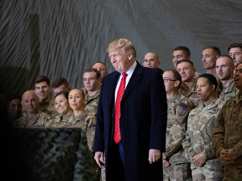 De Amerikaanse president Trump tijdens een verrassingsbezoek aan de luchtbasis Bagram in Afghanistan. Archiefbeeld.