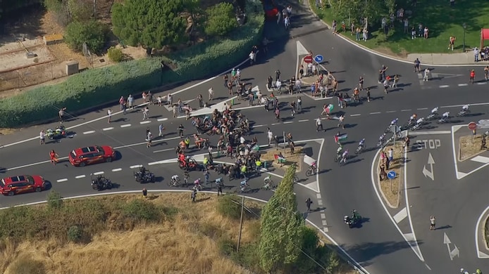 Vuelta andermaal verstoord door ProPalestijnse demonstranten die