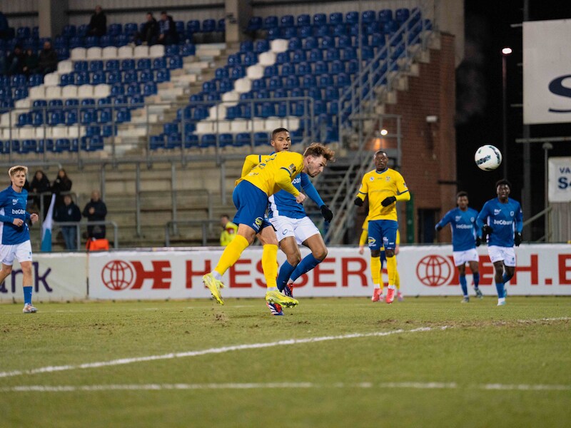 SK Beveren verliest punten bij Jong Genk, ondanks hattrick van Lennart Mertens en ‘attractief voetbal’: “Dominanter, vrijer en aanvallender dan de voorbije weken”