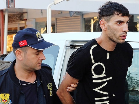 Ahmed Dahmani bij zijn arrestatie in Turkije. In december 2016 werd hij daar veroordeeld tot een celstraf van tien jaar en negen maanden.