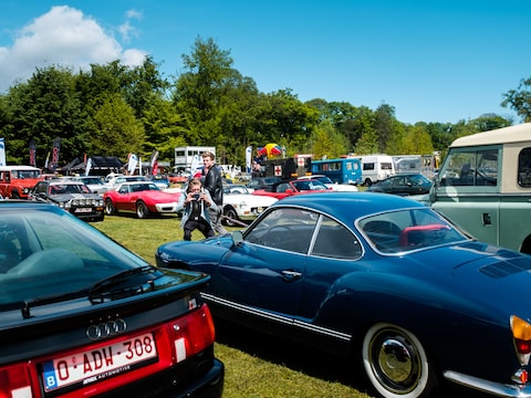 Illustratiebeeld van een oldtimer treffen.