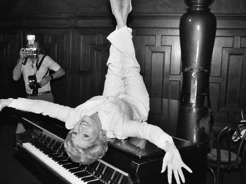 Debbie Reynolds in 1982