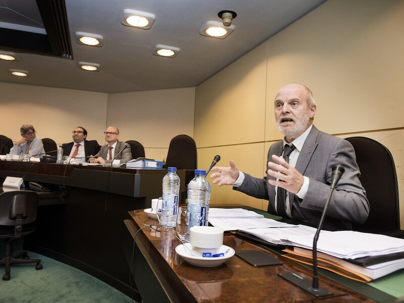 Karel Anthonissen getuigt voor de kamercommissie Panama Papers.