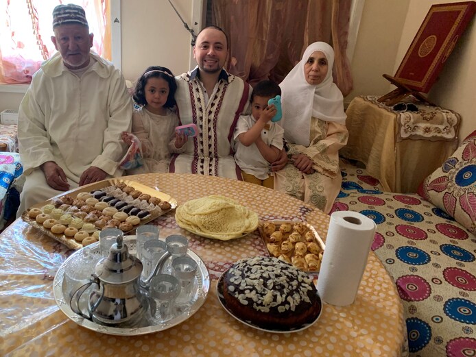 Familie Elidrissi viert Suikerfeest in beperkte kring en met blik naar ...