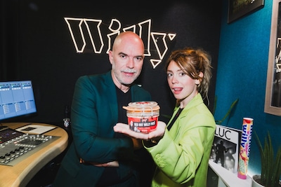 Rockzender Willy lanceert eigen paté: “Onze Red Hot Willy paté is allesbehalve voor watjes”
