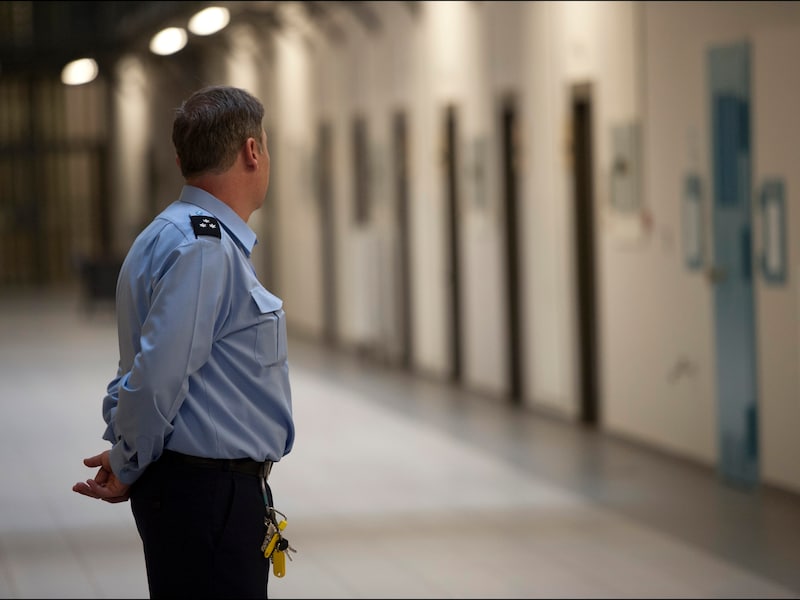 Vakbonden schakelen vanaf 1 december over op minimale dienstverlening in gevangenissen