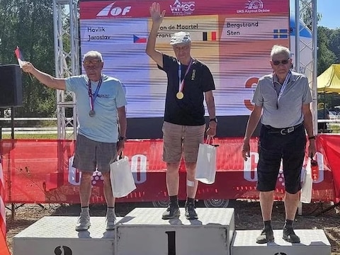 Frans behaalde zijn tweede wereldtitel ondanks een infectie die hij vlak voor afreis opliep.