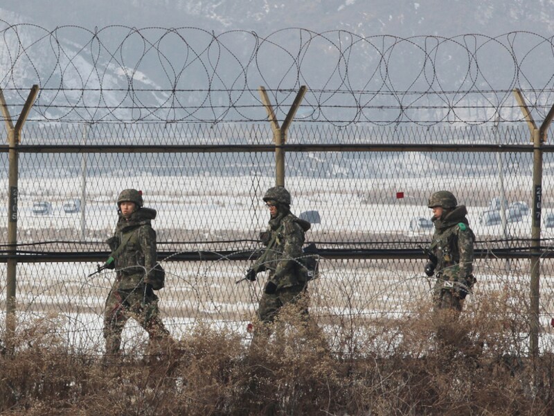 Zuid-Koreaanse soldaten patrouilleren bij de grens.