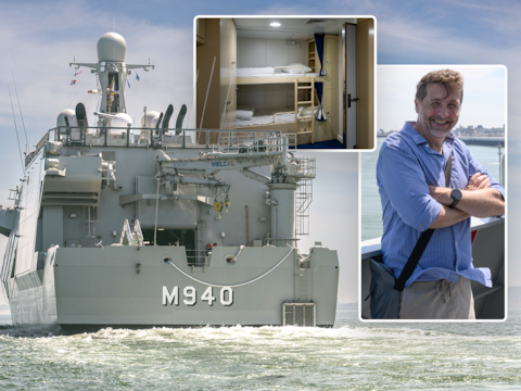 Onze journalist Marc Coppens als een van de eersten aan boord van de gloednieuwe M940-mijnenveger.