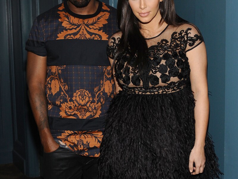 Kanye West met zijn zwangere vriendin Kim Kardashian