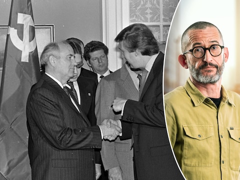 Ontmoeting tussen Sovjet-leider Gorbatsjov en Donald Trump in 1987 (links) en onze buitenlandjournalist Guy Van Vlierden.
