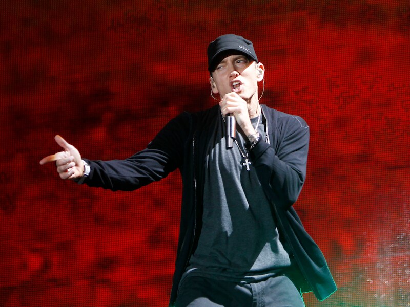 Vooral de verkoop voor donderdag, met Eminem als headliner, gaat hard.