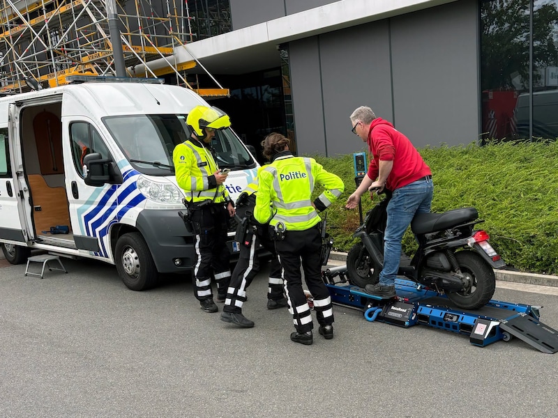 (Illustratiebeeld) De politie roept om te controleren of je voertuig wettelijk in orde is alvorens ermee op de baan te gaan.