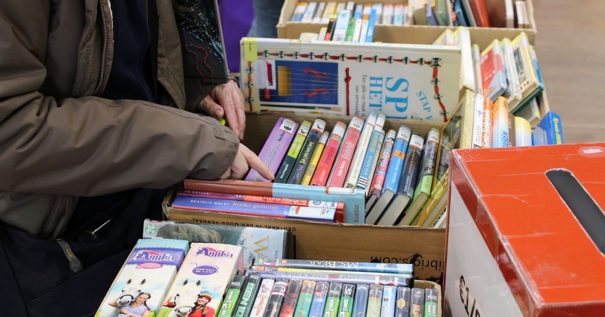 Bib Zwijndrecht verwent bezoekers met boekenverkoop voor De Warmste Week