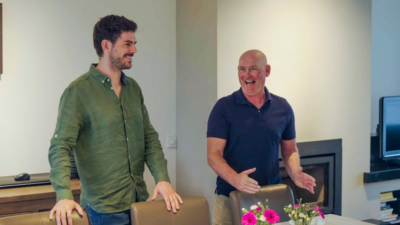 Leander ontmoet zijn schoonvader.