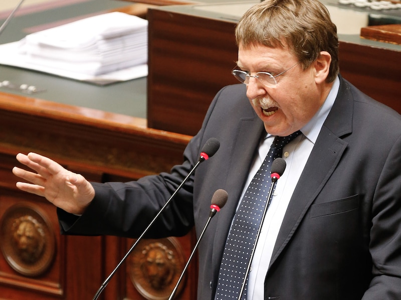 "Ik geloof niet dat de Vlamingen liggen te wachten op een definitieve oplossing voor Brussel", vertelde Bracke in de Coreliokranten.
