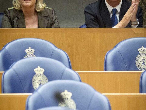 De SD overweegt toe te treden tot de anti-Europese alliantie van Le Pen en Geert Wilders.