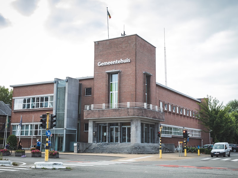 Gemeenteraad Zelzate buigt zich over fietssnelwegen en parkeerplaatsen voor elektrische voertuigen
