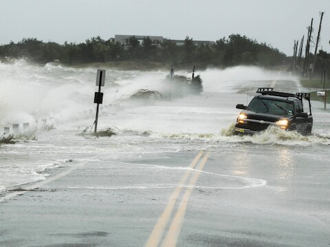New York bleef na de verwoestende doortocht van Sandy in 2012 niet bij de zandzakjes neerzitten. In Vlaanderen beweegt er tot nu toe weinig.