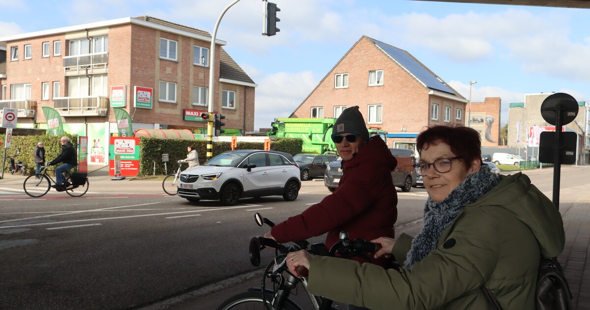 “Hier riskeren we elke dag ons leven”: fietsers klagen verkeersregeling ...