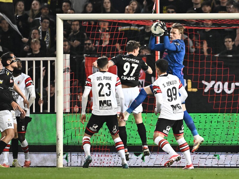 RWDM profiteert maximaal van puntenverlies concurrenten en pakt leidersplaats na goal én rood Biron