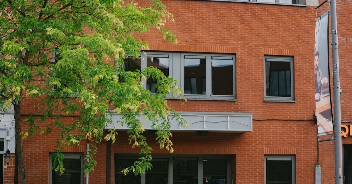 Stad Genk verkoopt voormalig Veiligheidshuis in Vennestraat: ruimte voor wonen én handel