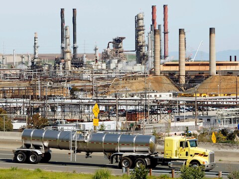 Een Chevron-raffinaderij in de Verenigde Staten. Chevron is één van de zwaarste vervuilers ter wereld.
