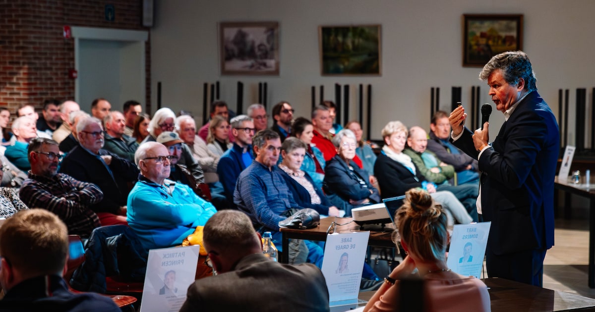 Ruim 2.200 Mechelaars wonen wijktour van stadsbestuur bij: “Mensen hunkeren naar uitleg en een eerli