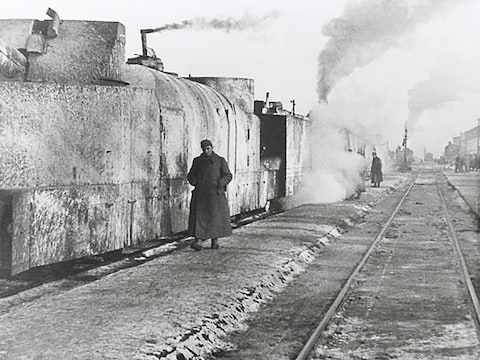 Een gepantserde trein waarin de Duitsers hun schatten vervoerden.