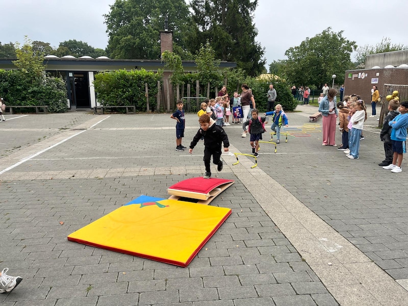 Leerlingen ‘t Locomotijef springen het nieuwe schooljaar in