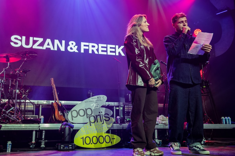 Suzan en Freek nemen de Popprijs in ontvangst