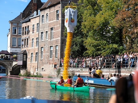 De Duckrace van Ronde Tafel 56 Mechelen op de Binnendijle had veel bekijks.