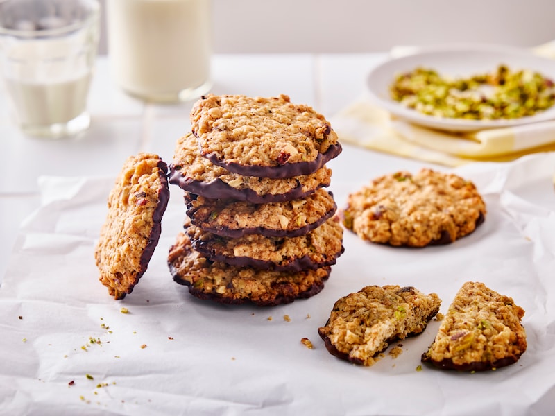 Snacken zonder schuldgevoel? Probeer deze havermoutkoekjes met pure chocolade eens 