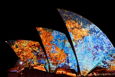 Tientallen drones neergestort in haven van Sydney tijdens lichtshow