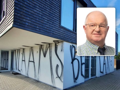 Er valt niet naast de vandalenstreek aan de woning (groot beeld) van raadslid Peter Van Arnhem (inzet) in Lievegem te kijken.