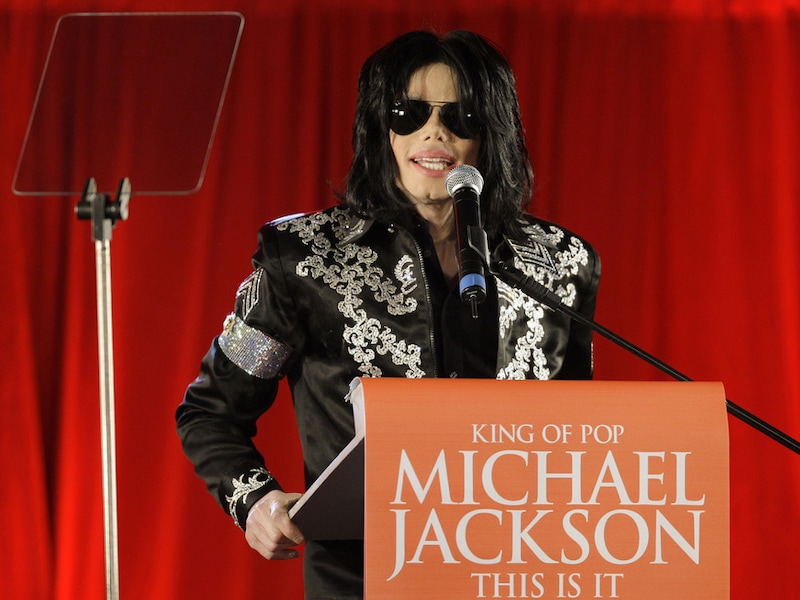 Michael Jackson bij aankondiging van de tournee die nooit doorging.