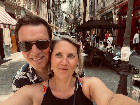 Bert De Meulemeester en burgemeester Sofie Vandeweerd.