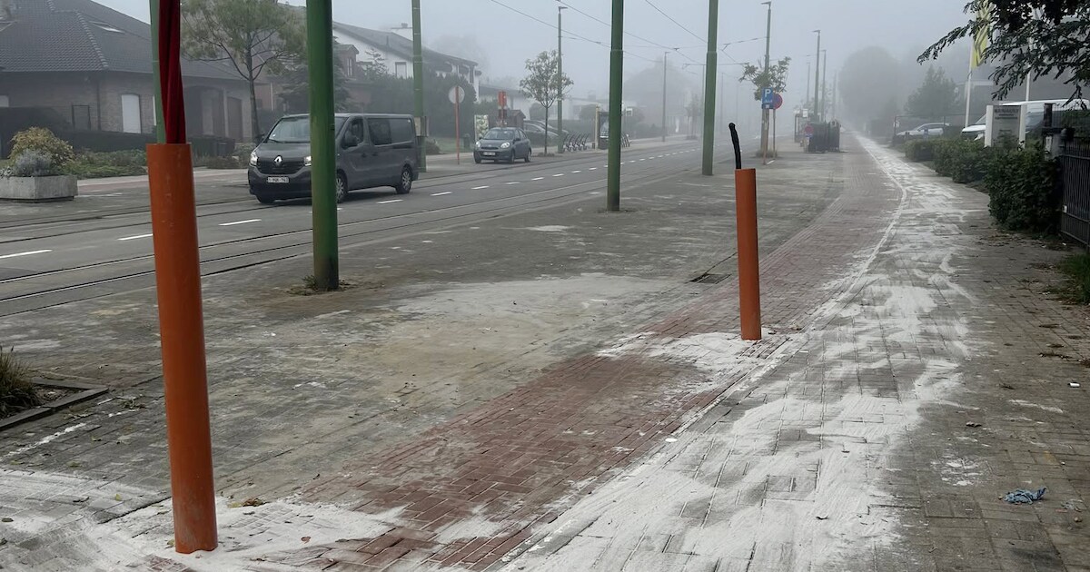 Aannemer op de vingers getikt voor wachtbuizen midden op fietspad in Zwijndrecht