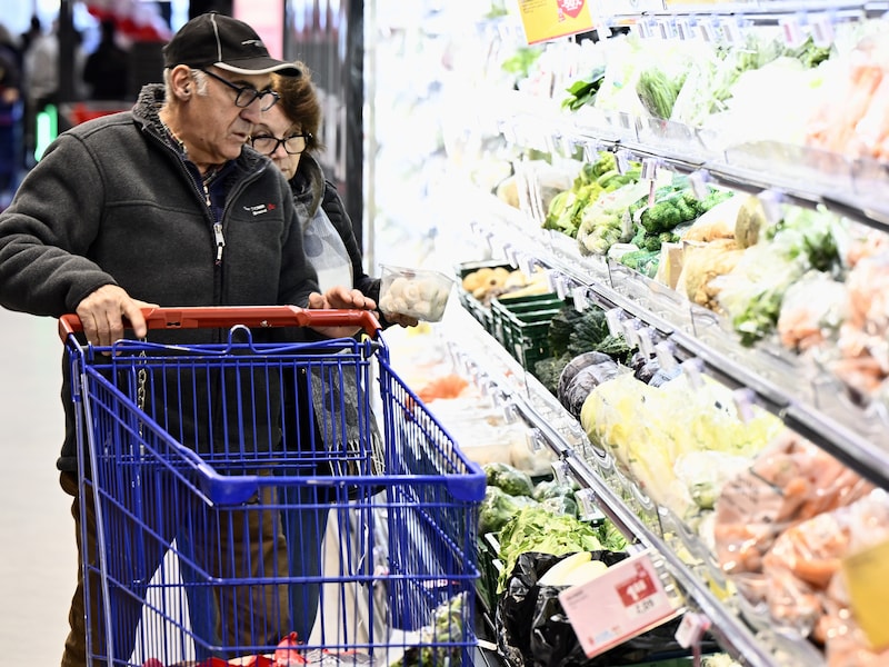 Buurtwinkels en supermarkten mogen zondagnamiddag geen personeel inzetten: “In de praktijk kunnen we dus niet opengaan”