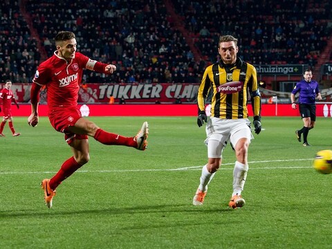Tadic neemt het doel van Vitesse onder vuur.