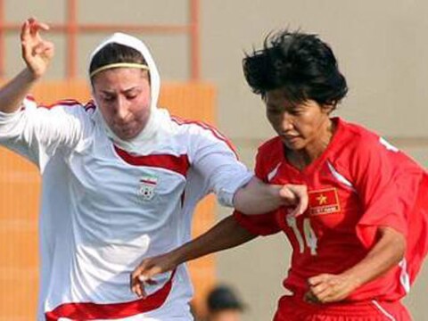 Het Iraanse vrouwenteam ontving in 2008 Vietnam.