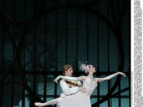 Het brein van ervaren ballerina's zou zich door oefening herprogrammeren, waardoor ze immuun zijn tegen duizelen.