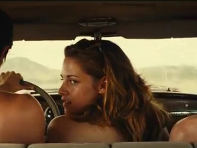 Kristen Stewart speelt in 'On The Road' de losgeslagen zwerfster Marylou. © videostill YouTube