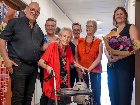 Yvonne vierde haar 102de verjaardag in het woonzorgcentrum. 