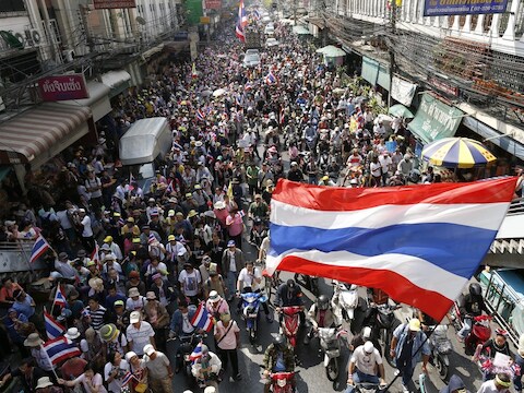 Demonstranten in de straten van Bangkok.
