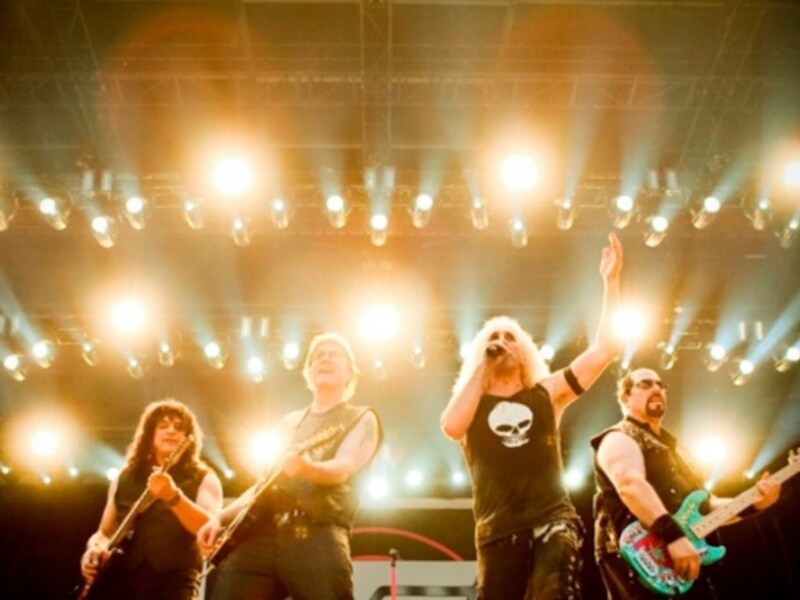 Dee Snider daagt jullie uit om deel te zijn van de grootste rock-'n-roll lichtshow ooit!